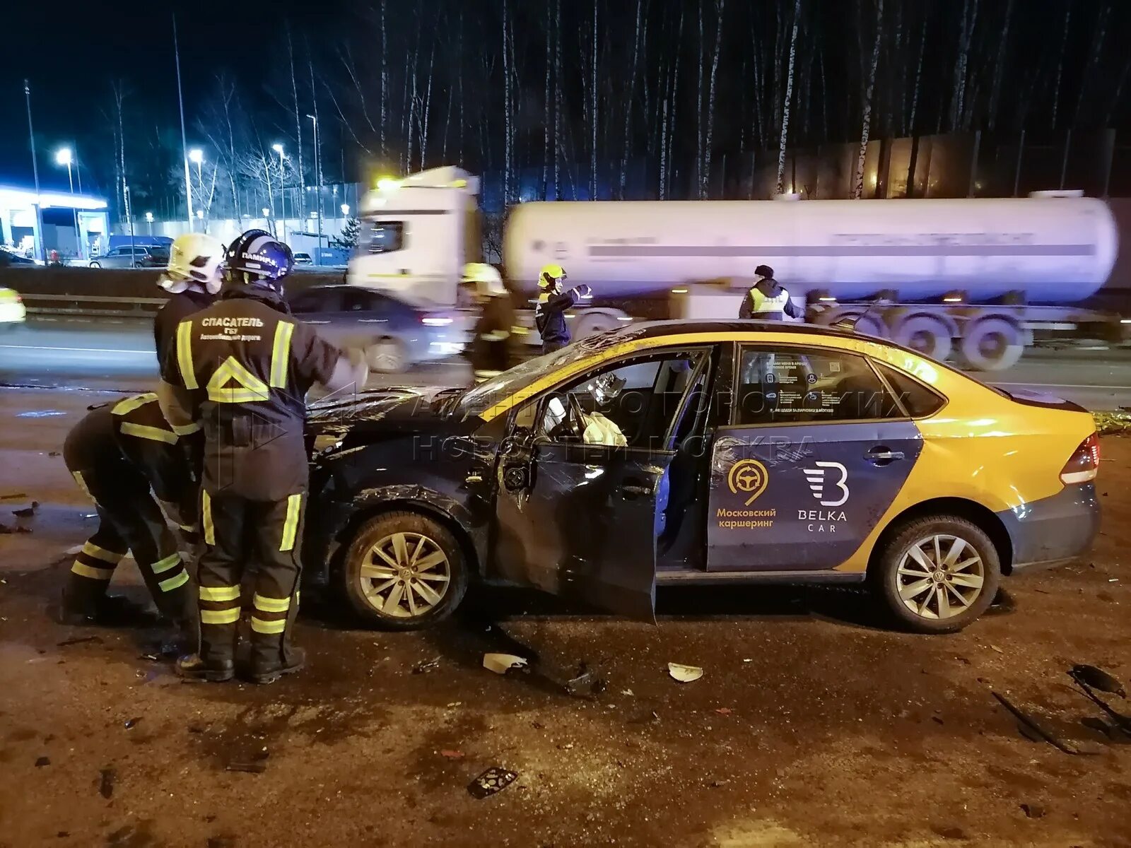 Авария на мкаде вчера ночью. Крупная авария на мкаде вчера. Авария на 80 километре мкад сегодня. Сайт дтп мкад. Сайт дтп мкад.