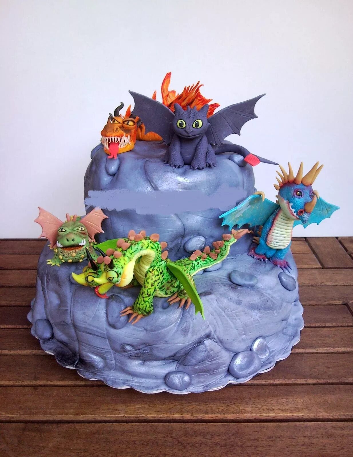 Торт драконы и всадники Олуха. Тортик с дракончиком.