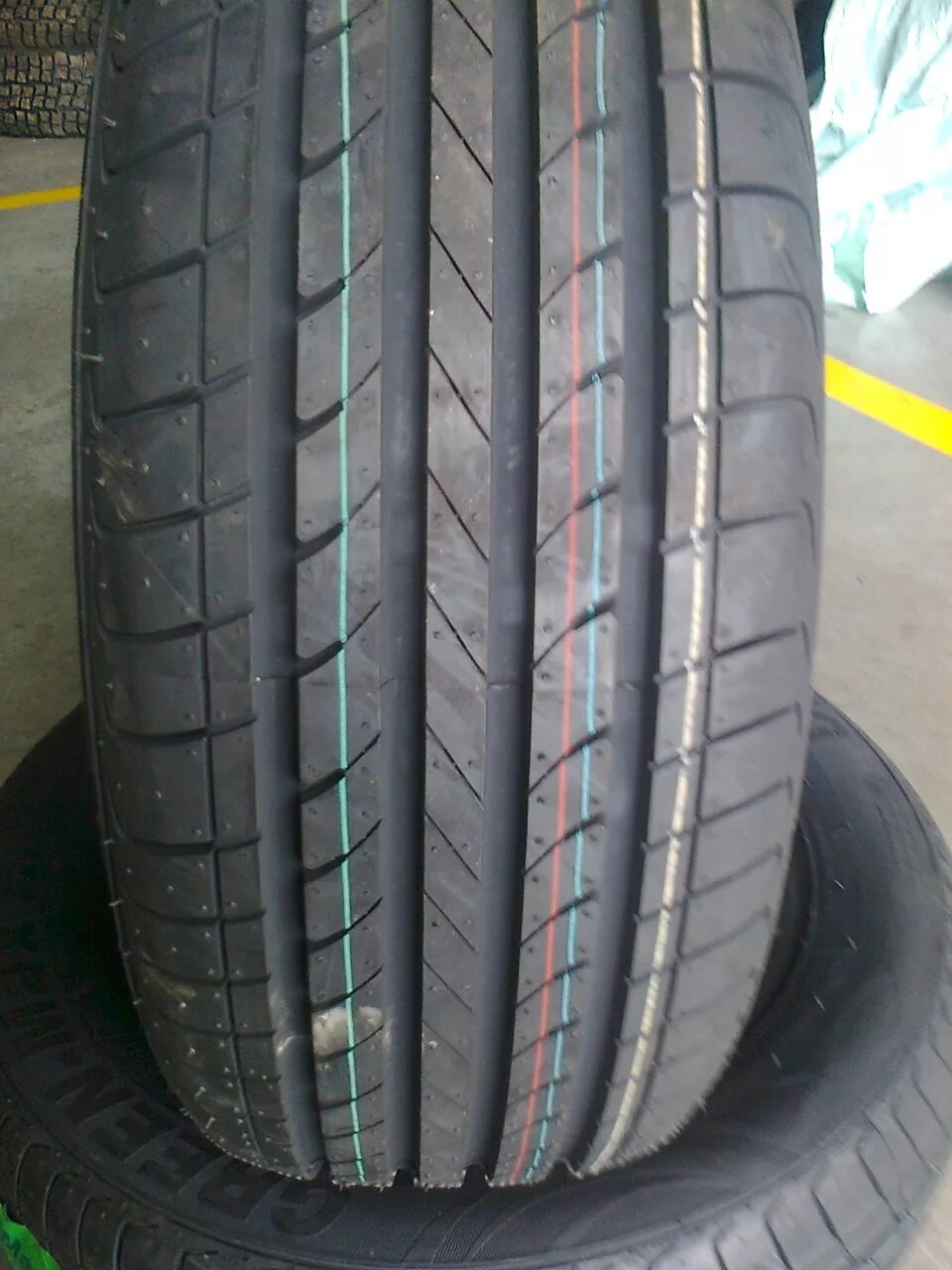 Шины линг лонг грин макс. LINGLONG Green Max 215/55 r18. Шины Линг Лонг 215/55/18. Шины 215/55 r18 Линг Лонг лето.