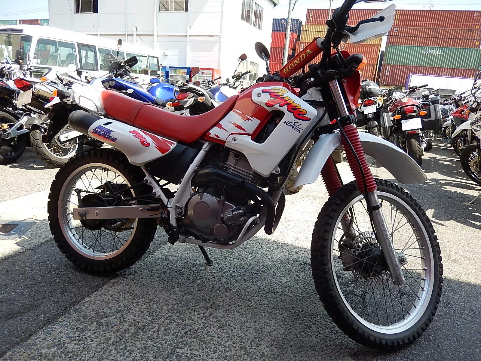 Купить мотоцикл из японии во владивостоке. Honda xl250. Хонда Дигри xl250. Honda degree 250. Хонда XL 250.