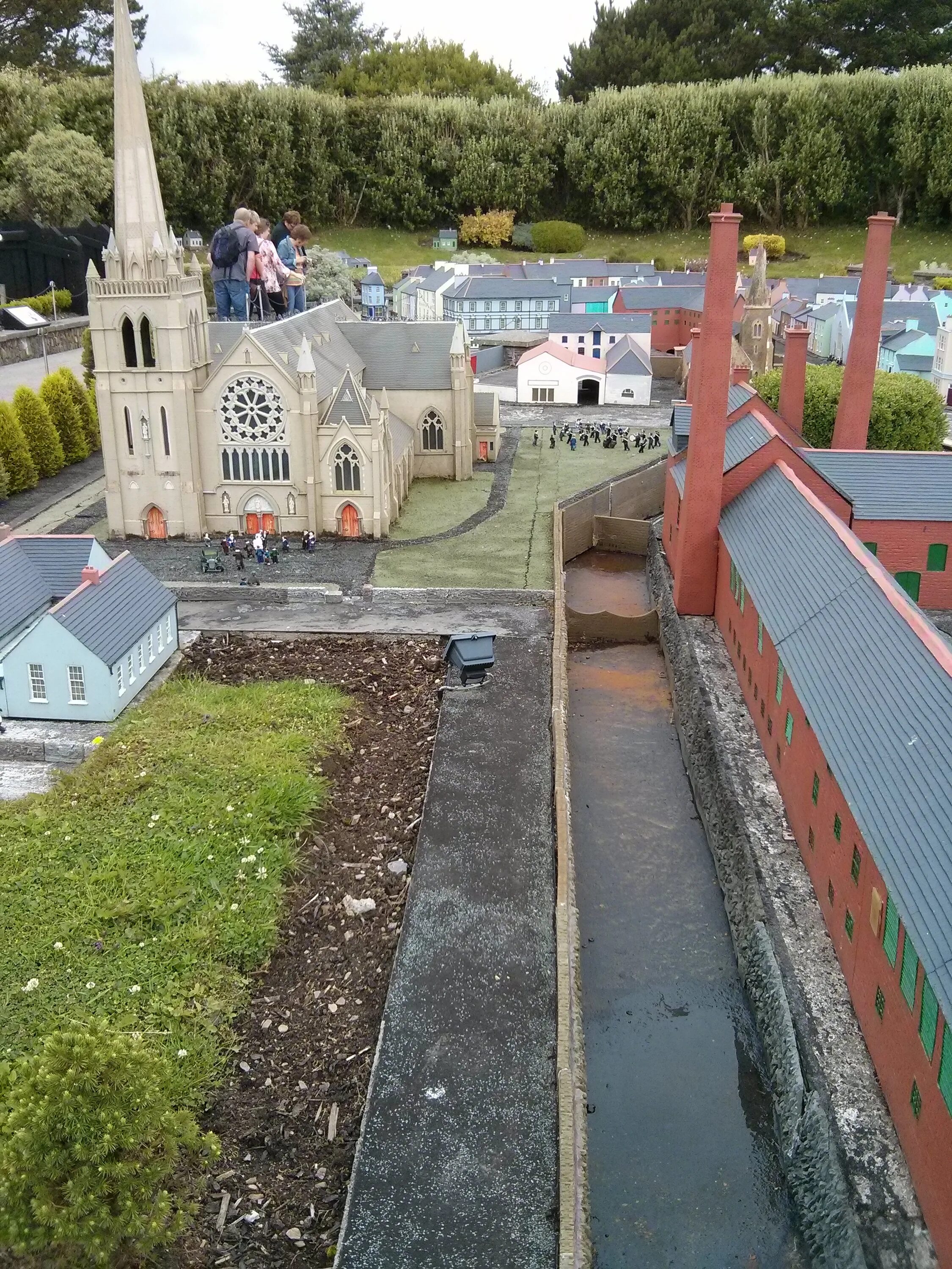 Model village. Модельная деревня. Клонакилти.