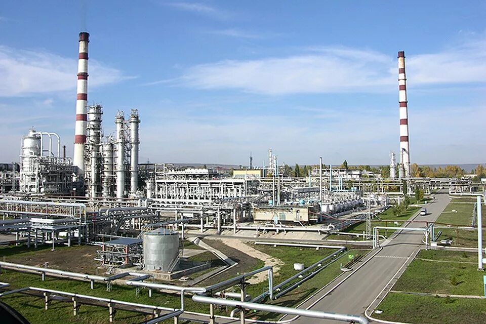 Крекинг саратов. Саратовский нефтеперерабатывающий завод. Саратовский НПЗ, Саратов. Саратовский НПЗ крекинг. Саратовский комбинат нефтеобрабатывающей промышленности.