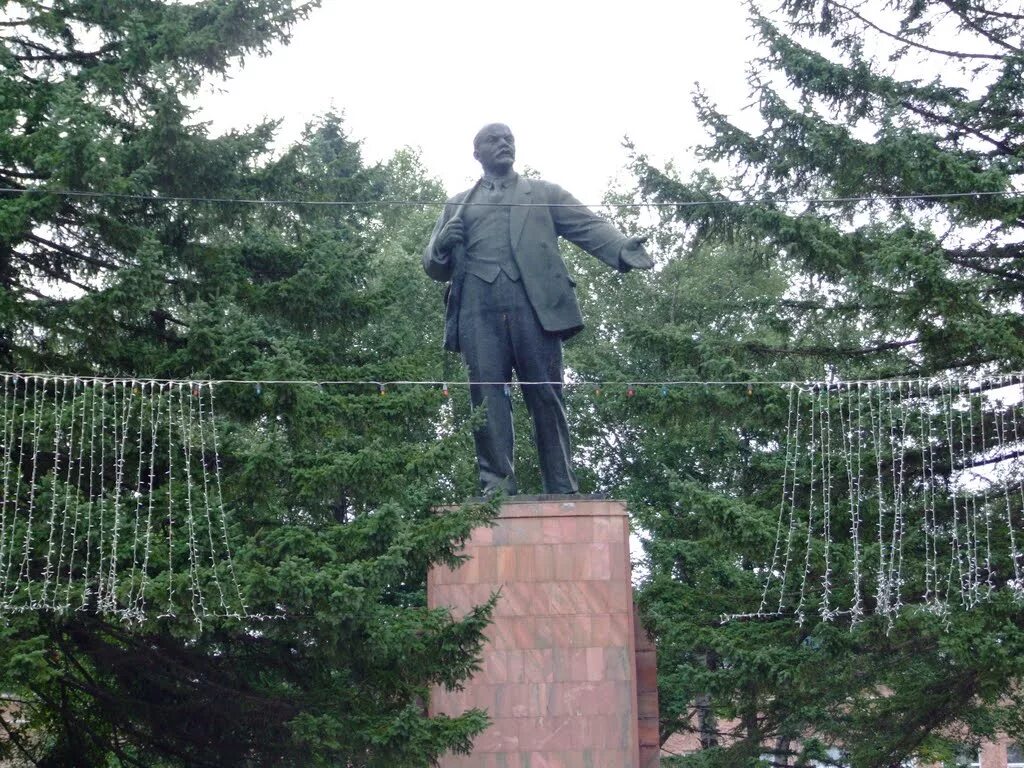 Погода г партизанск. Японская сопка Партизанск. Памятник Ленину в Партизанске. Партизанск парк. Парк города Партизанска.