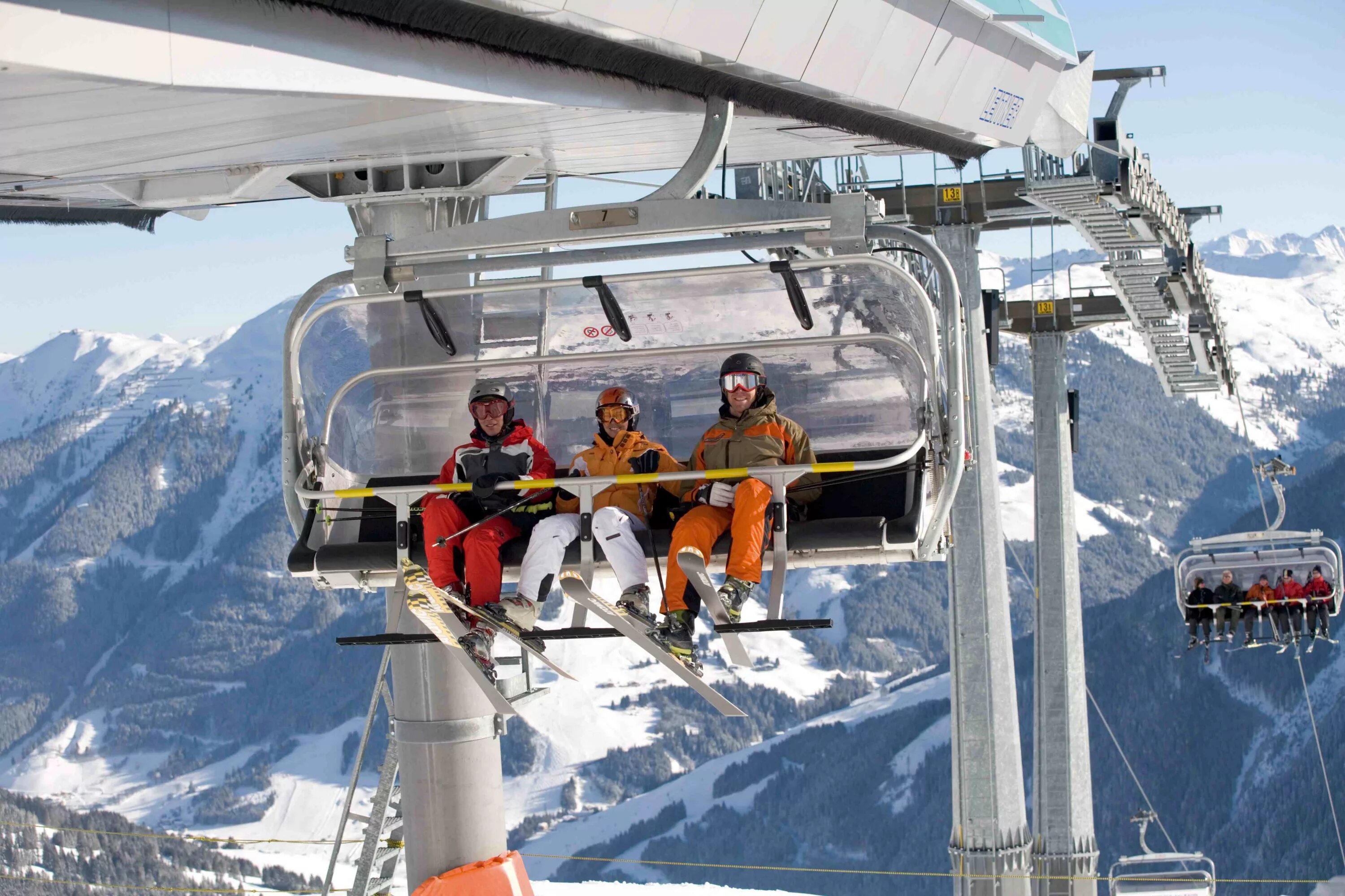 Швейцария канатная дорога гриндельвальд. Фуникулер на горнолыжном курорте. Заальбах-хинтерглемм горнолыжный курорт. Фуникулер на горнолыжном курорте. Нечкино горнолыжный курорт.