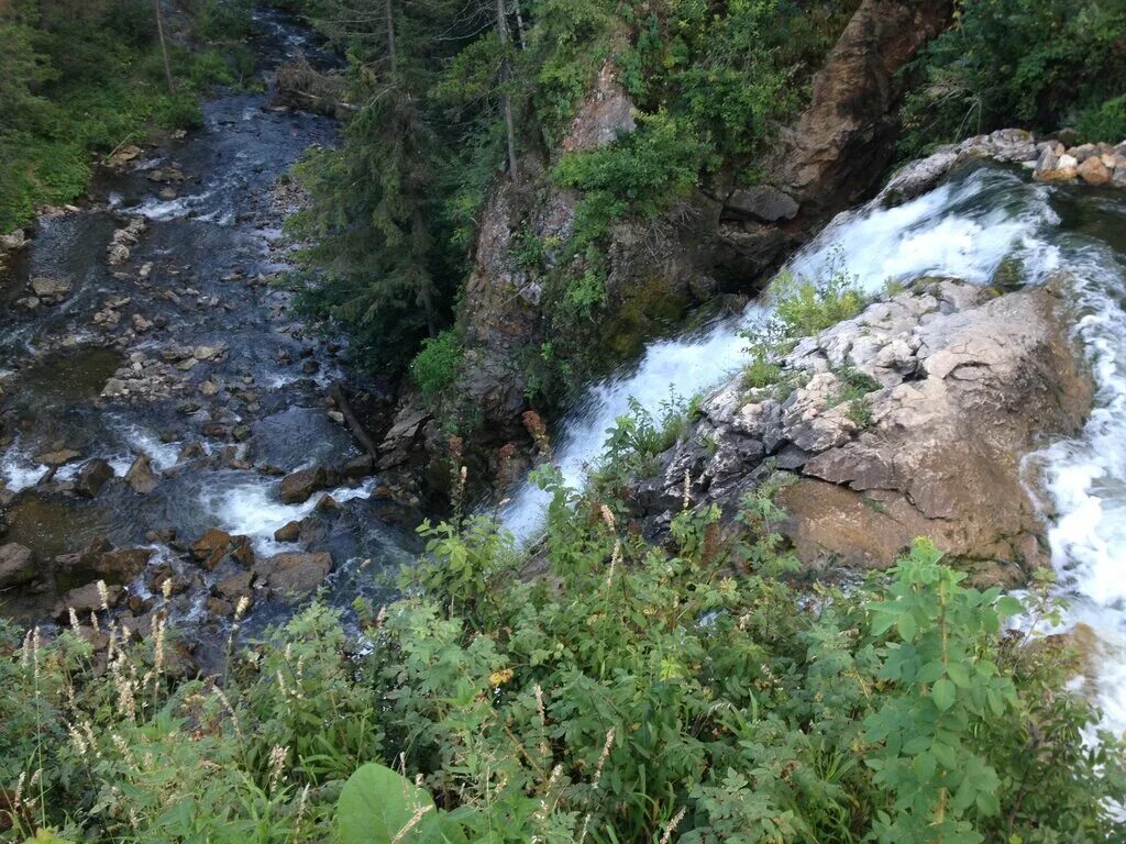 Водопад пещерка