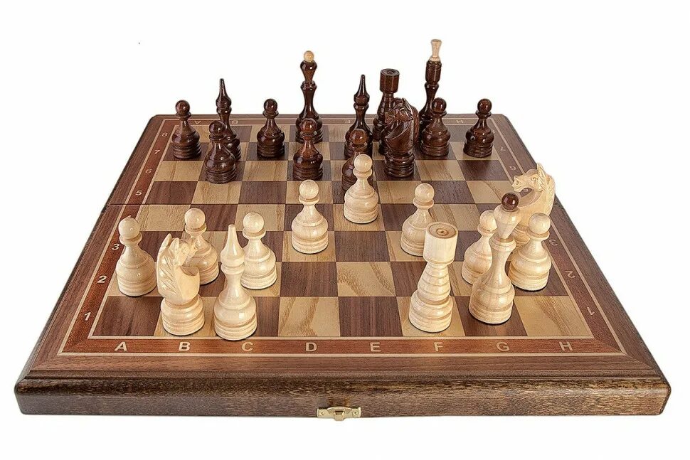 Купить шахматы рф. Шахматы Мадон большой замок. Шахматы деревянные. Деревянные классические шахматы. Красивые деревянные шахматы.