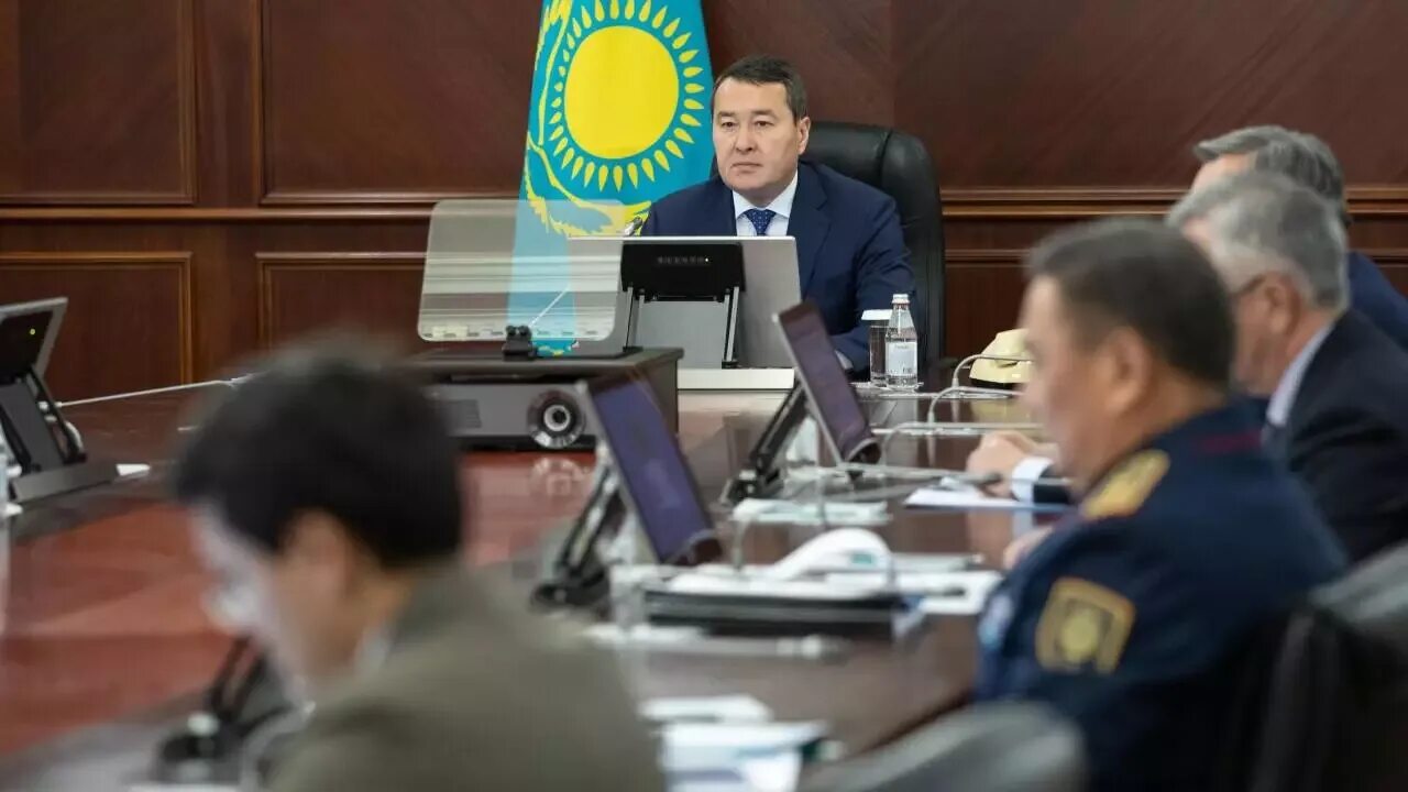 Правительство казахстана ушло в отставку. Правительство Казахстана. Кабинет министров. Токаев правительство сложило полномочия.