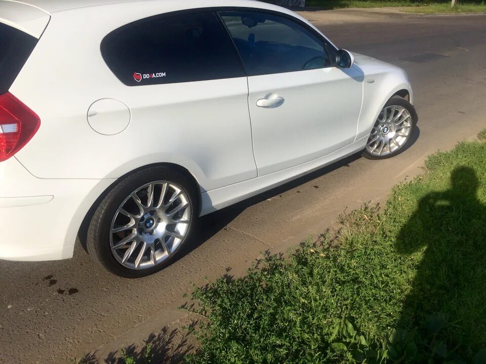 Bmw e87 bbs. Диски бмв е87. Бмв е87 черная. Bmw e87 на дисках r17. Bmw e81 диски.