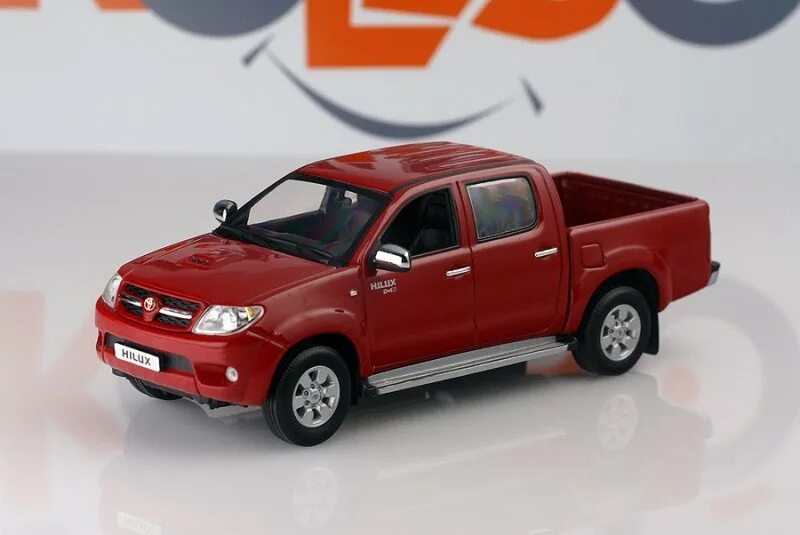 Toyota Hilux 1/43. Toyota Hilux MINICHAMPS. Моделька Тойота Хайлюкс. MINICHAMPS Toyota Hilux 2007.