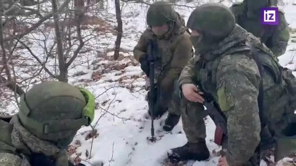 Видео отражались. Солдат с оружием. Российский солдат. Военный солдат. Солдат РФ.