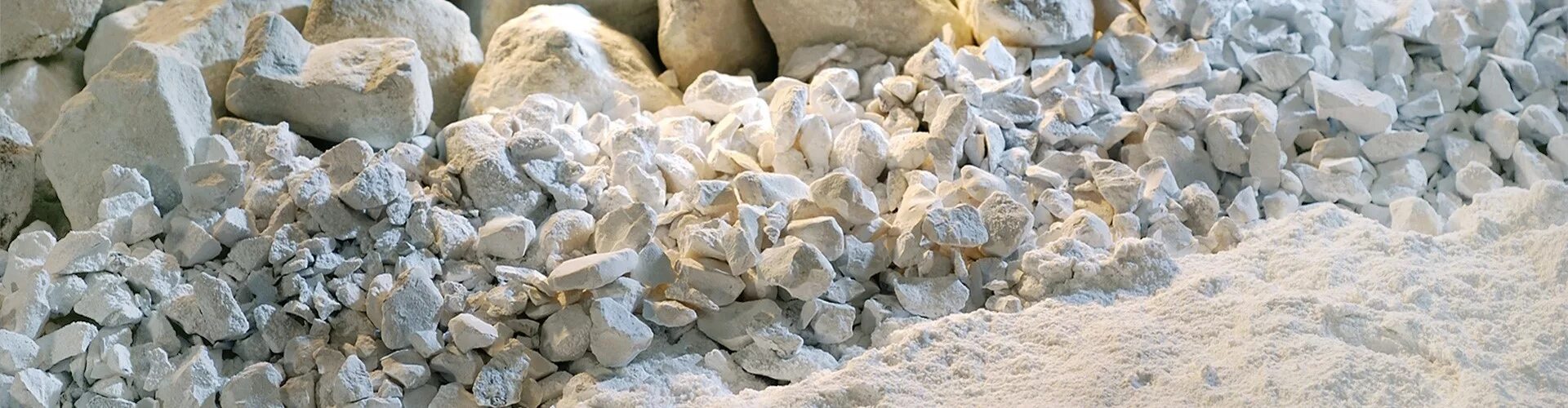 минерал асбест горный лен. открытый склад руды. горно химическое сырье. минеральное сырье производства. минеральное сырье производства.