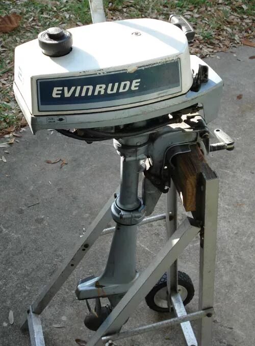 5 л лодочные лодочный мотор б. Лодочный мотор Evinrude 4hp. Лодочный мотор Эвинруд 4 л.с. Лодочный мотор Джонсон Эвинруд 4 л.с. Мотор Evinrude 4 л.с 2.