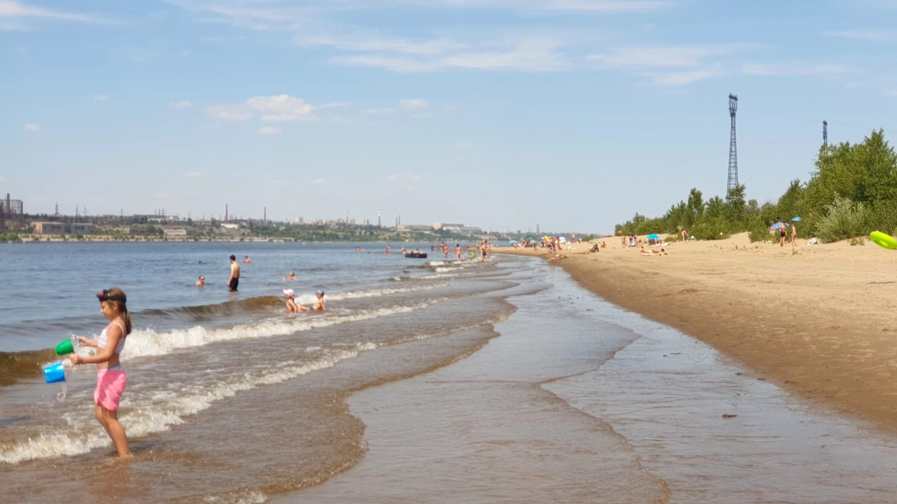Пляж спартановка волгоград. Пляж золотые пески волгоград. Пляж авангард волгоград. Пляж бобры волгоград. Волгоград река волга пляж.