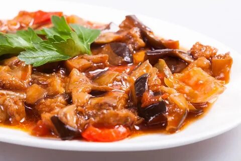 Приготовить баклажаны с мясом и овощами