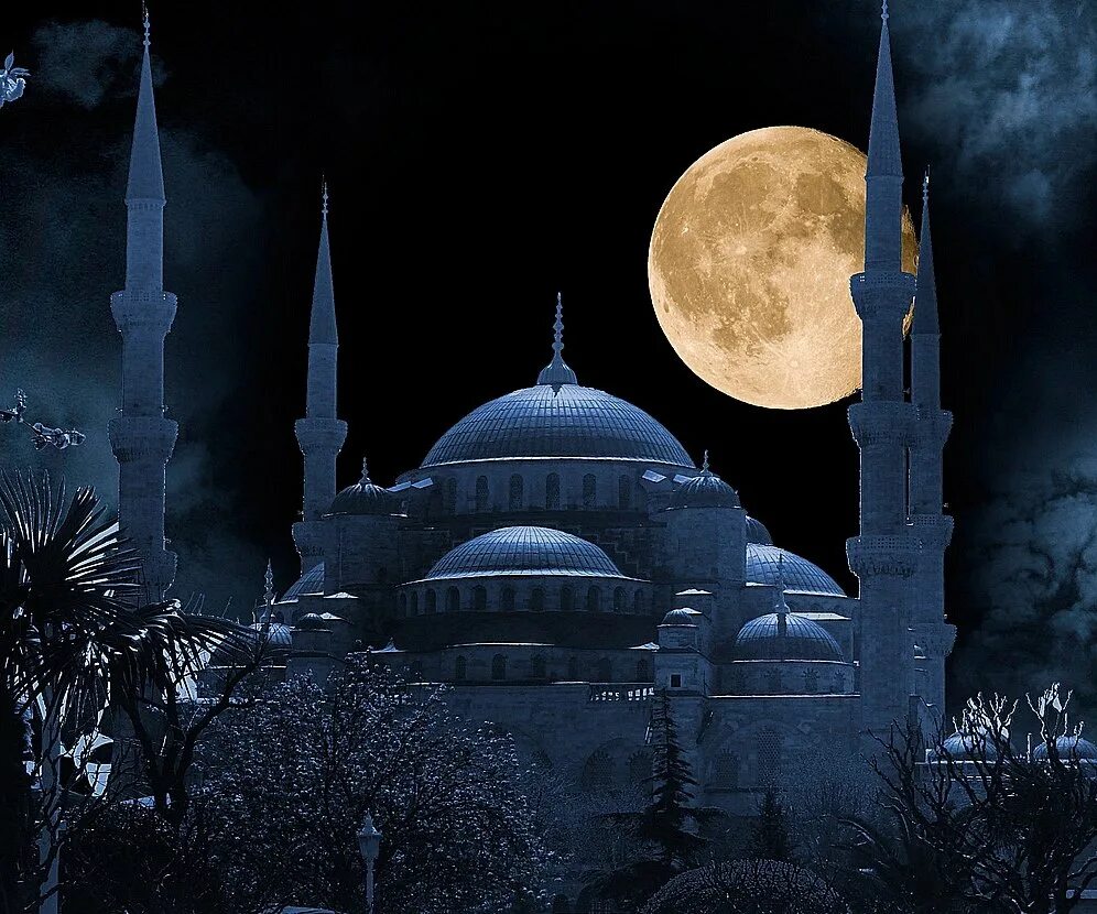 Какая сегодня ночь у мусульман. Мечеть Турция Луна. Луна на арабском. Мечеть ночью. Восточная ночь.