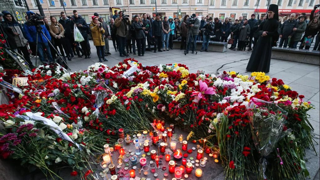 Какой сегодня теракт был. Теракт в метро Санкт-Петербурга 3 апреля 2017 года». Взрыв в метро Санкт Петербурга 2017. Теракт Технологический институт 2017.