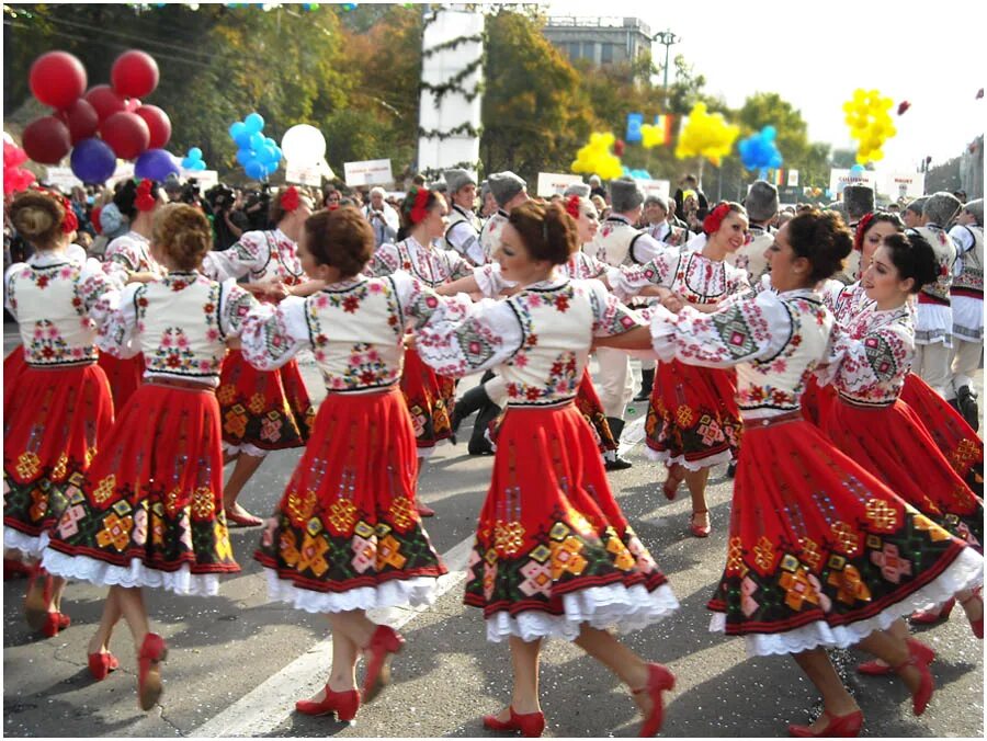 сырба молдавский танец. румынская сырба. молдавия хора и сырба. молдавский танец хора. молдавский народный танец «хора и сырба».