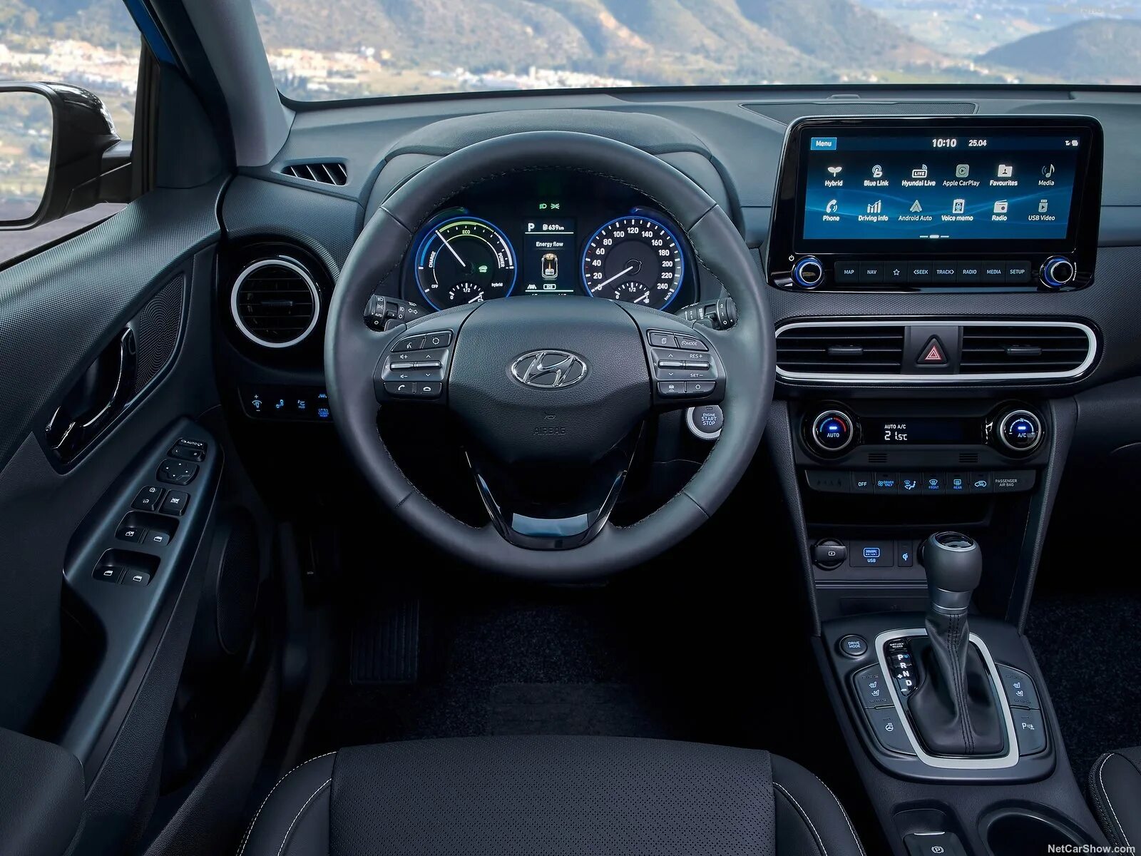 Hyundai Kona 2022 салон. Hyundai Kona 2020. Hyundai Kona Hybrid 2020. Hyundai Kona 2023 Interior.