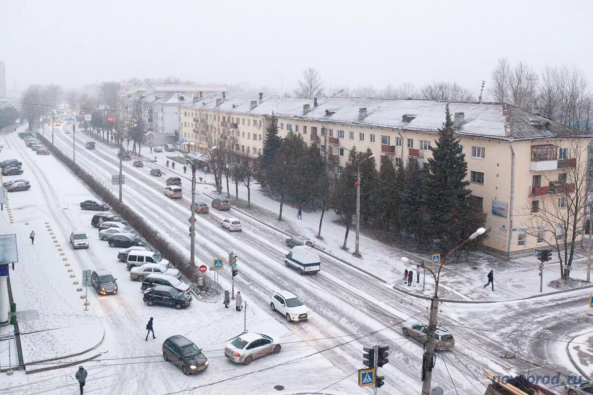 Погода в реальном времени великий новгород. Великий Новгород снег. Великий Новгород зима. Улицы Великого Новгорода зимой. Великий Новгород зимой.