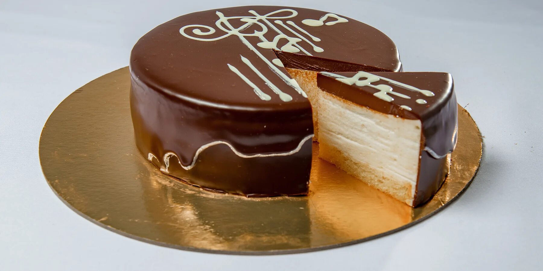 Торт птичье молоко ссср. Торт суфле птичье молоко. Украшение торта птичье молоко. Украшение торта птичье молоко. Торт птичье молоко рецепт советских времен.