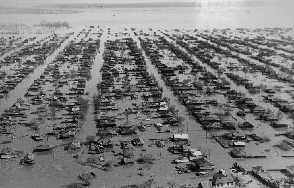 Орск наводнение. Наводнение в Орске в 1957. Орск наводнение 1957 год. Орск наводнение 1942 года. Орск 1957 наводнение в Орске.