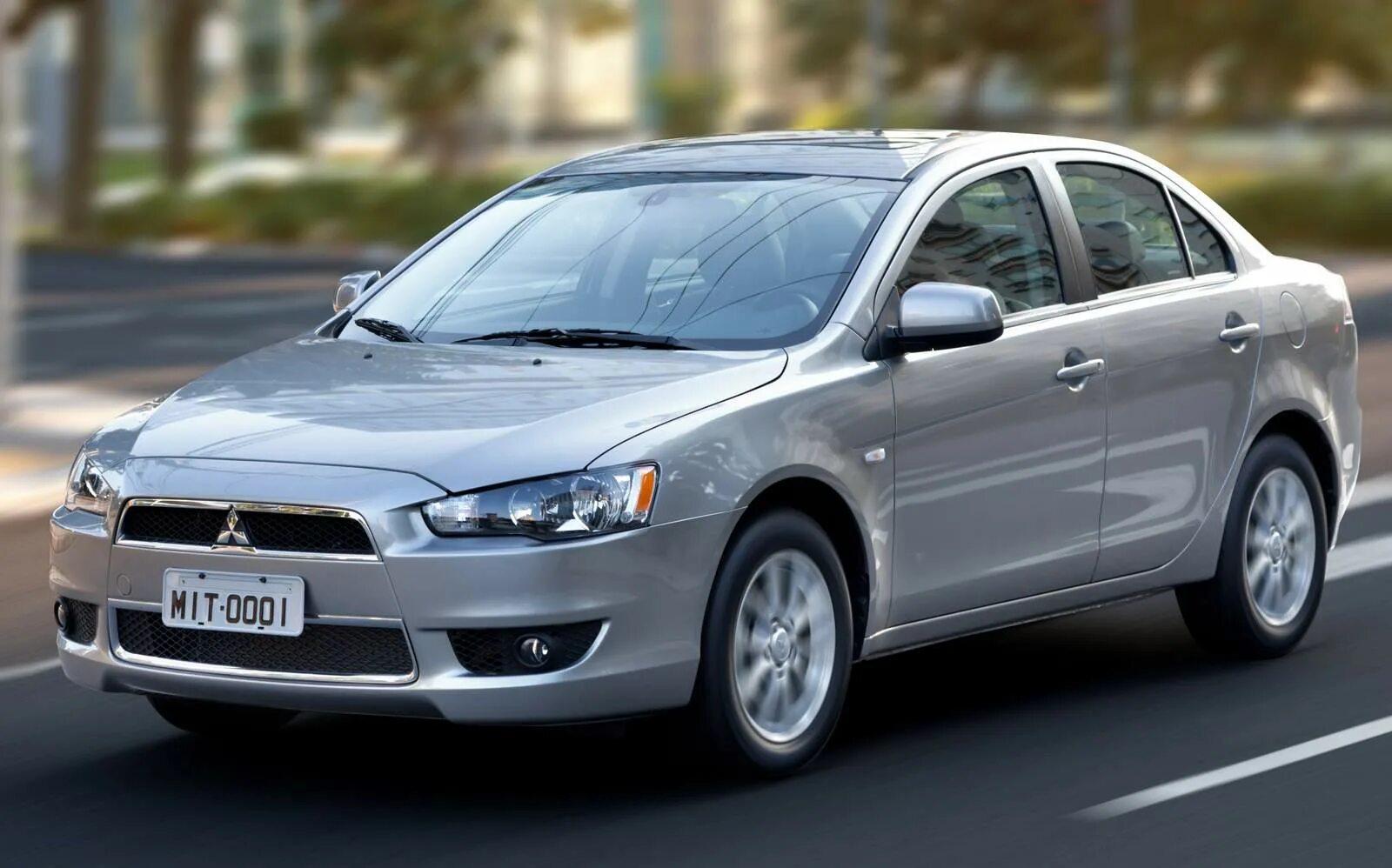 Mitsubishi lancer выпуска. Митсубиши Лансер старый. Mitsubishi Lancer old. Митсубиси Лансер кузова. Мицубиси Лансер в Старом кузове.