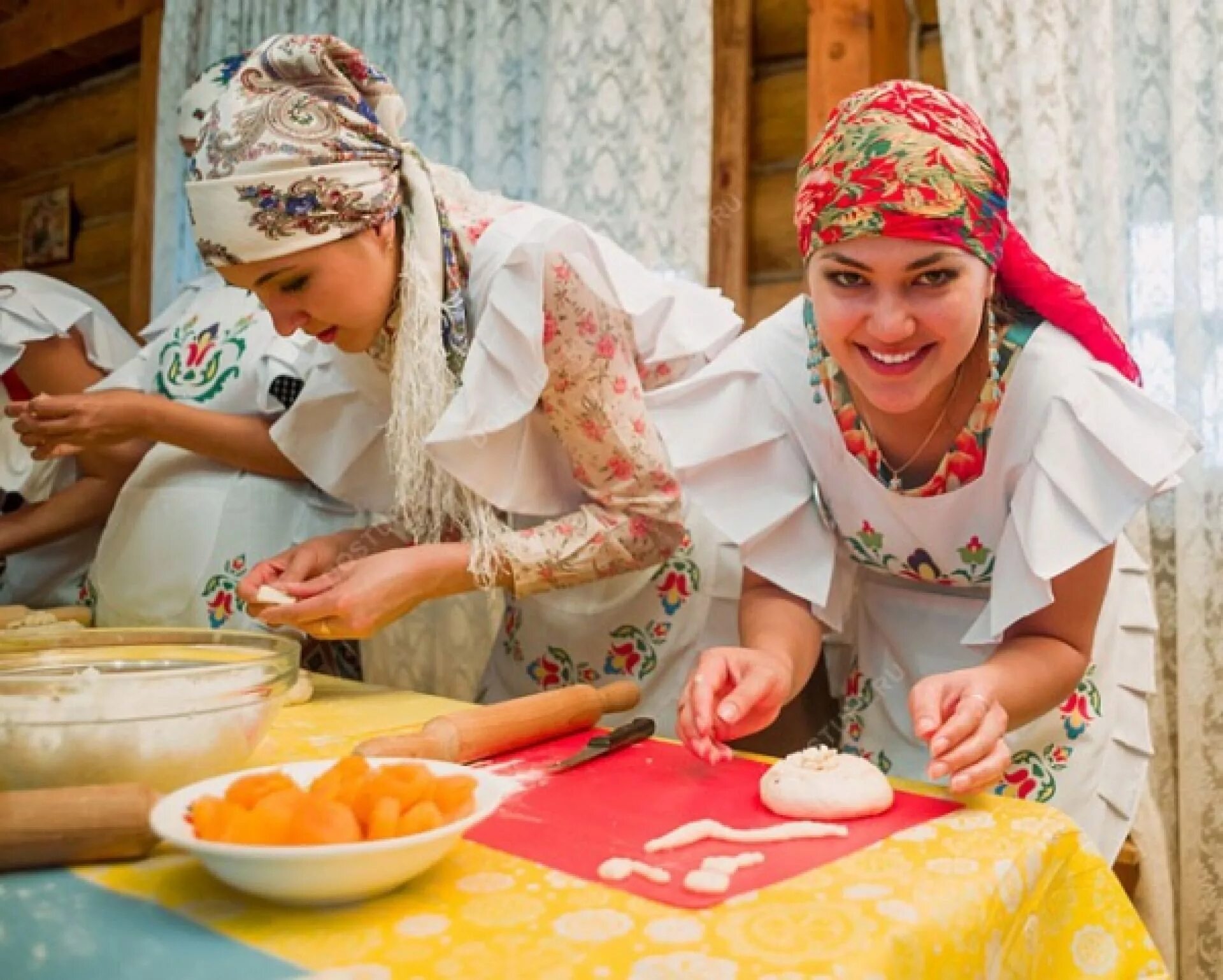 Татарская кухня. Национальная кухня татар. Национальные блюда народов Татарстана. Татарские угощения. Особенности татарской кухни