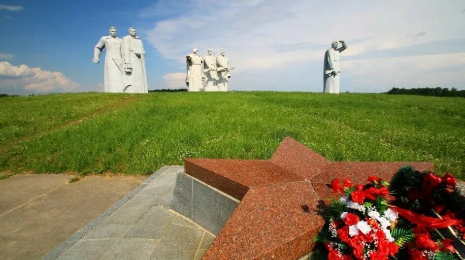 Красногорск память погибшим. Мемориал героям-панфиловцам памятники Великой Отечественной войны. Памятник героям панфиловцам Дубосеково (Московская область). Мемориал 28 героев Панфиловцев в Мос обл. 2) Мемориал «героям-панфиловцам»;.