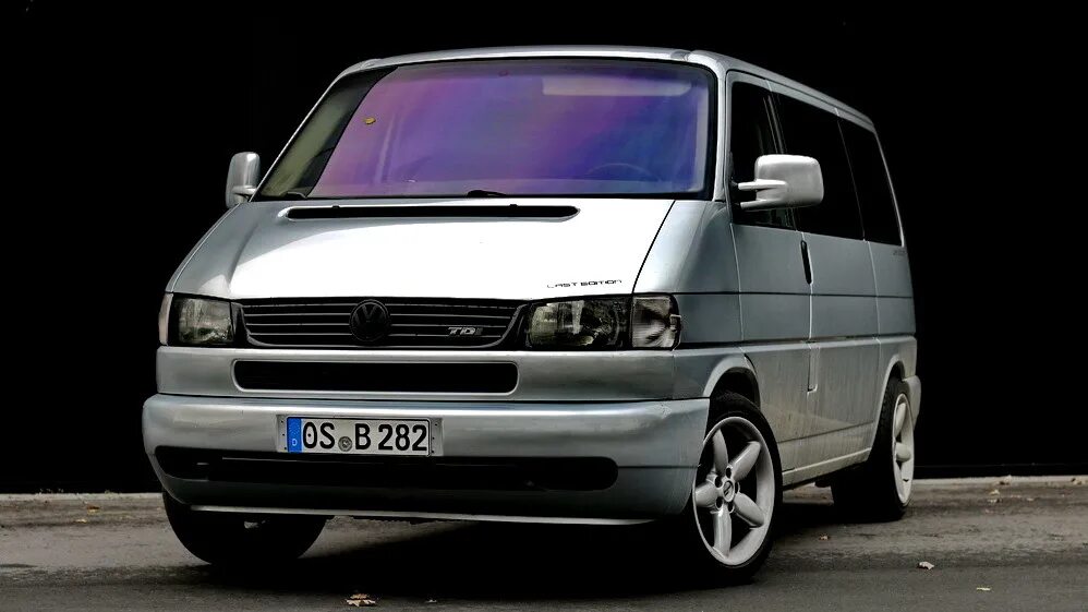 Фольксваген т4 б у. Фольксваген Каравелла т4. Volkswagen т4 Каравелла. Volkswagen t4 1998. Фольксваген транспортёр тонированный т4.