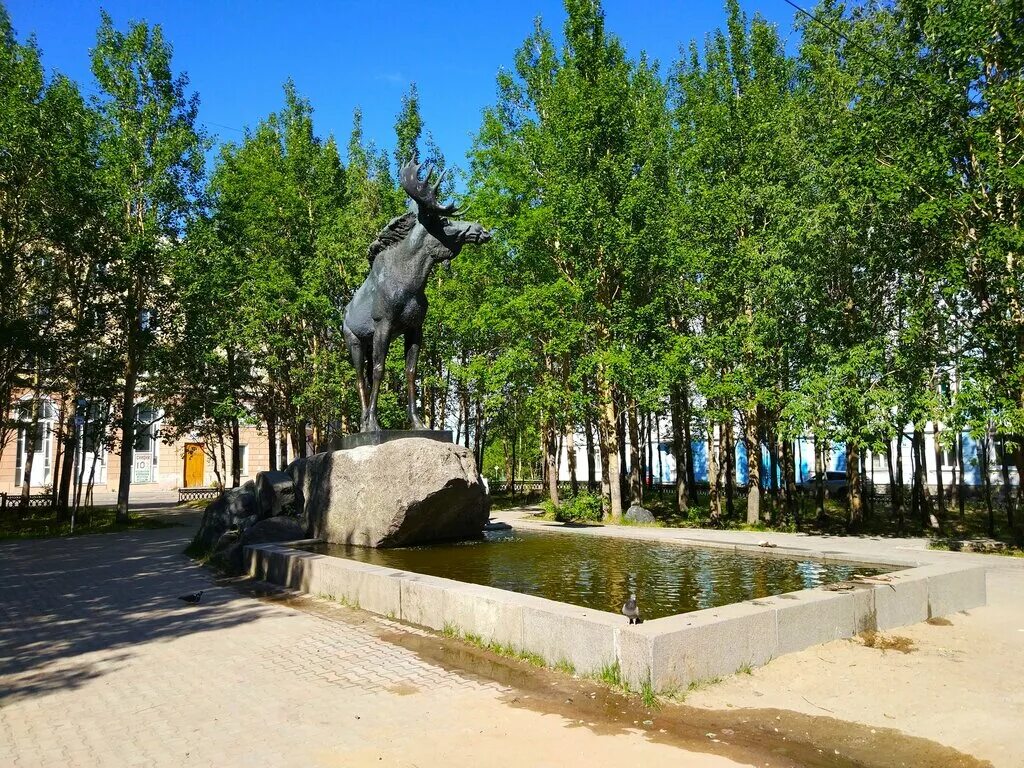 мончегорск достопримечательности. статуя лося мончегорск. мончегорск достопримечательности. мончегорский лось. мончегорск достопримечательности.