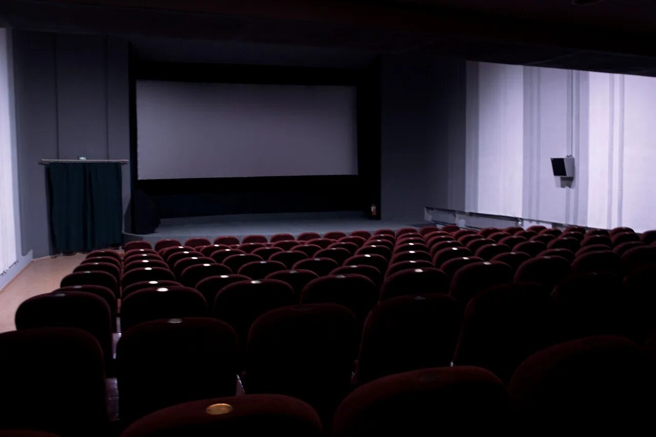 кинотеатр октябрь каро зал 4. кинотеатр октябрь москва новый арбат. каро октябрь расписание.