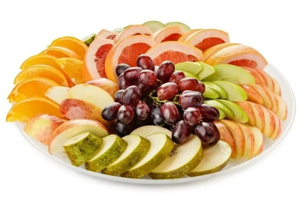 красивая нарезка фруктов. фруктовая нарезка с мандаринами. фруктовое ассорти. фрукты нарезка. красиво украсить фрукты на тарелке.