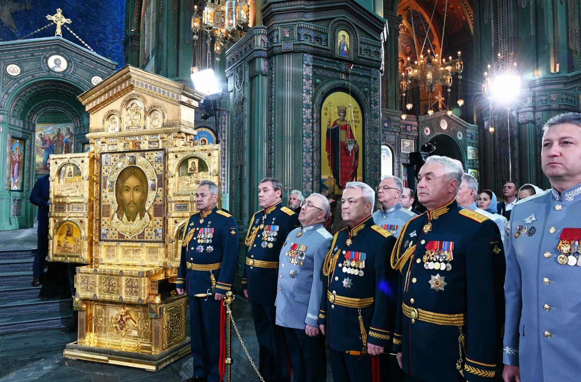 Вооруженные силы храм изображения. Шойгу храм вооруженных сил. главный военный храм вооруженных сил российской федерации. главный храм вооруженных сил рф фуражка гитлера. главный храм министерства обороны российской федерации.