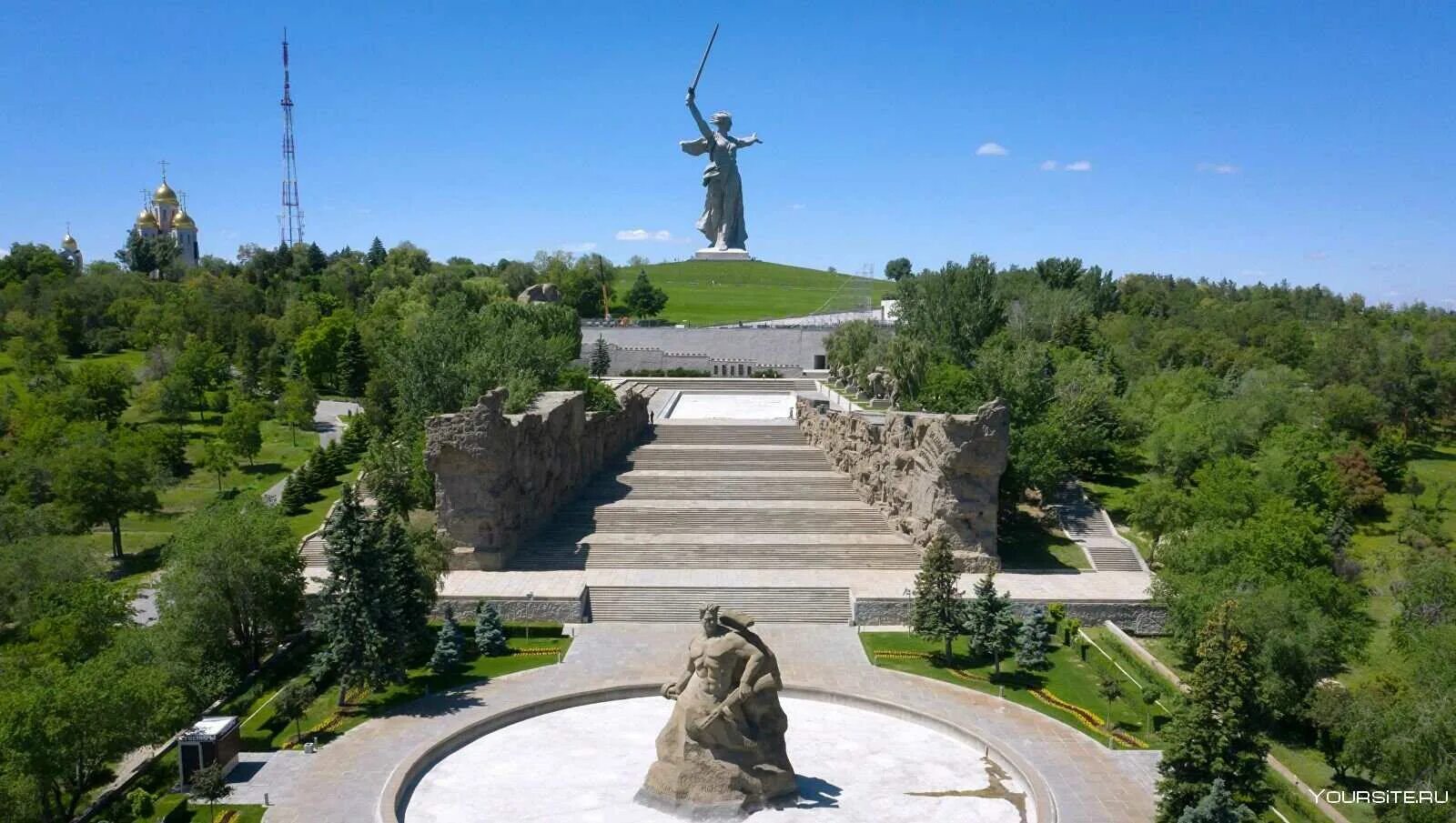 Мамаев курган где находится в каком. Мемориальный комплекс родина мать волгоград. мемориальный комплекс мамаев курган. мемориал комплекс мамаев курган. волгоград родина мать мамаев курган сталинградская битва.