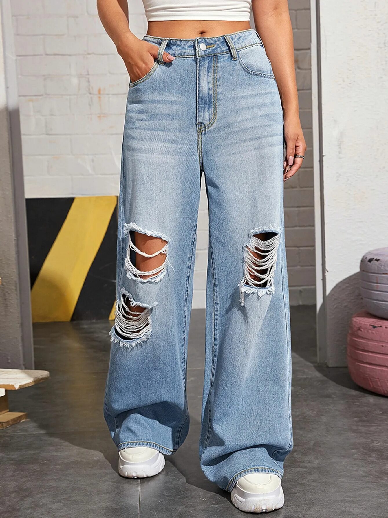 Wide leg джинсы это. SHEIN джинсы бэгги. Baggy Jeans женские. Baggy Nick джинсы. Джинсы HM 90 Baggy Jeans.