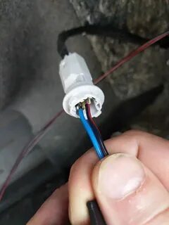 Мерцают светодиодные лампы в автомобиле