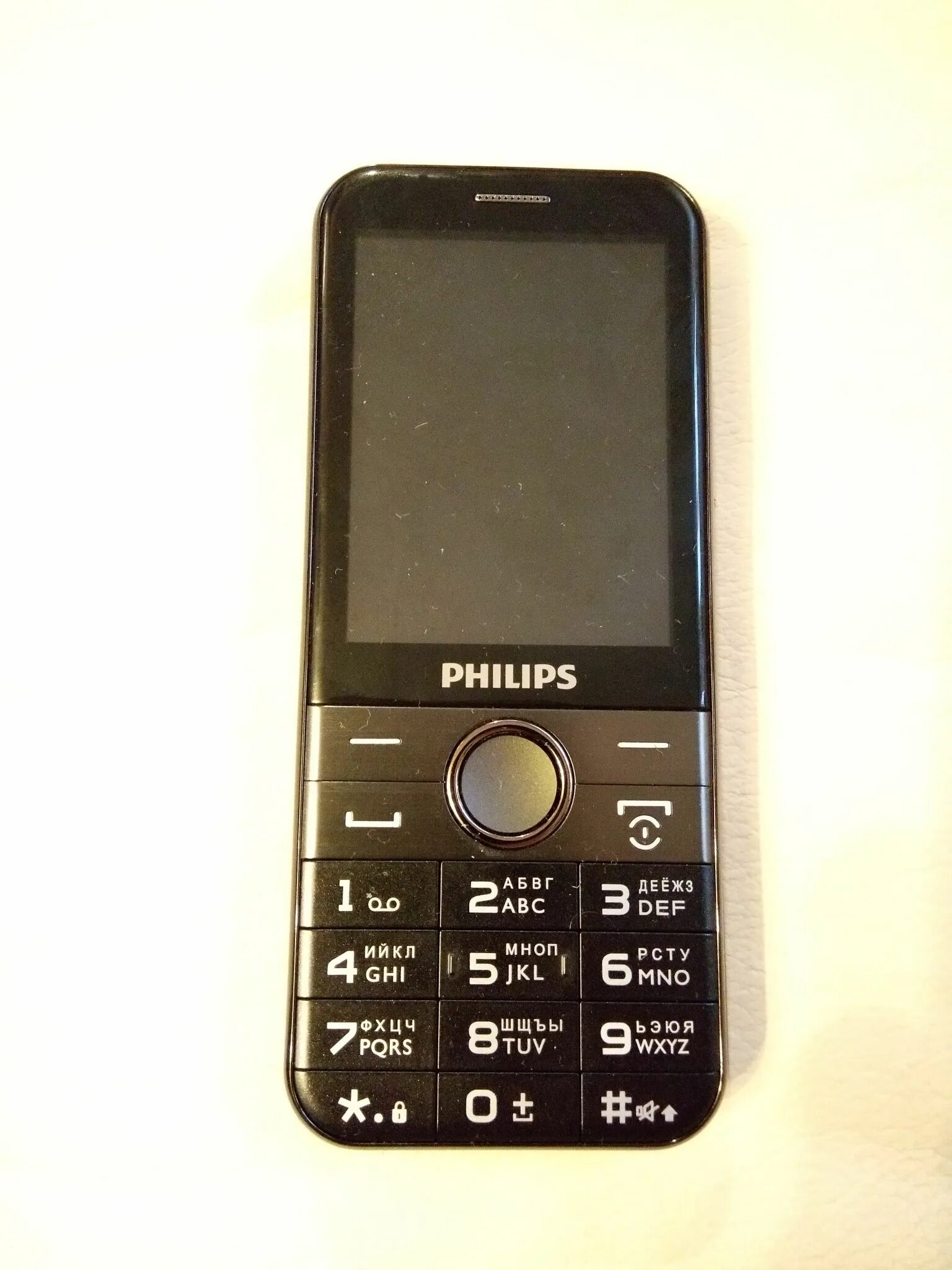 Кнопочные мобильные филипс. Philips Xenium e580. Philips Xenium e590. Philips Xenium e580 Black. Телефон Philips Xenium e580.