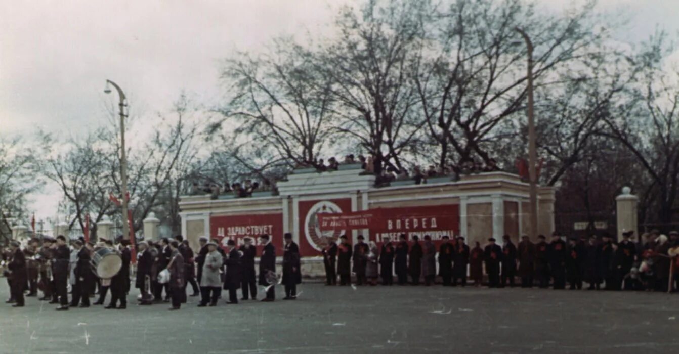 Старинные фотографии города коврова. Ковров в 80 годы. Город ковров владимирской. Ковров достопримечательности города. Старый город ковров.