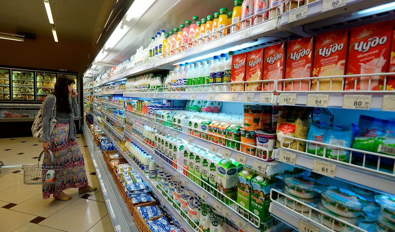 Продуктовые полки. Полки с молочной продукцией. Полки для продуктового магазина. Полки с молочными продуктами. Непродовольственные товары питания