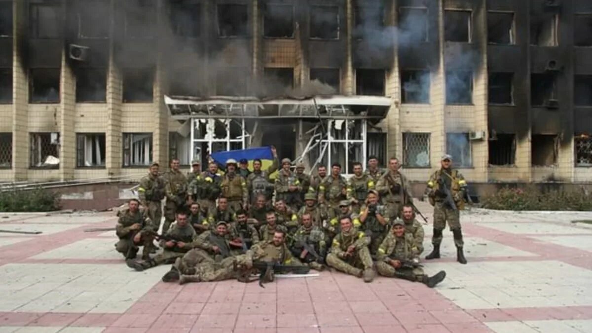 Торецк дзержинск донецкая область. Город дзержинск днр. Горсовет торецк. Торецк дзержинск донецкая область. Дзержинск донецкая сегодня.