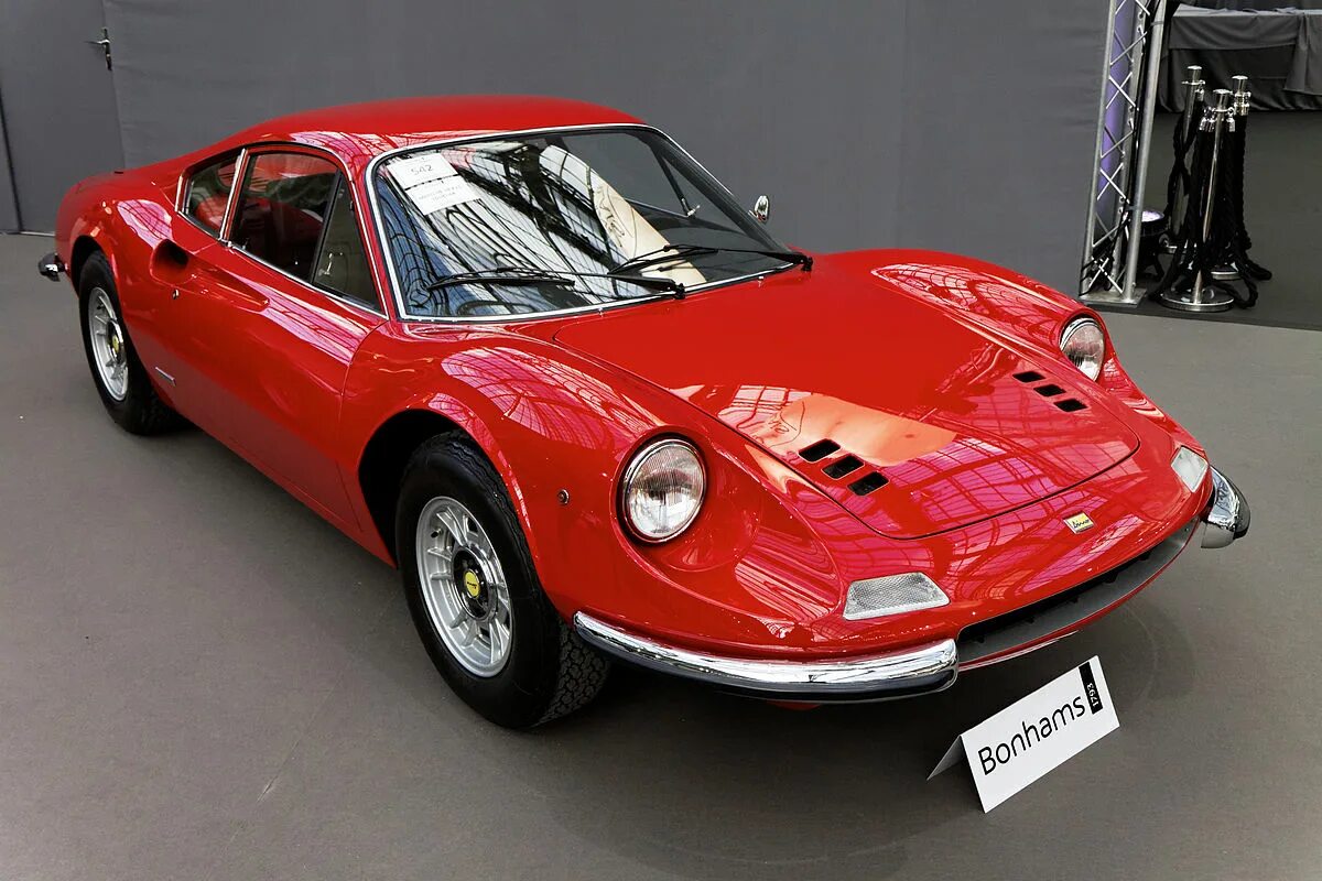 Лянча против феррари. Ferrari Dino 246 gt. Феррари Дино 1968. Ferrari Dino 206 gt. Феррари Дино, 206 Берлинетта..