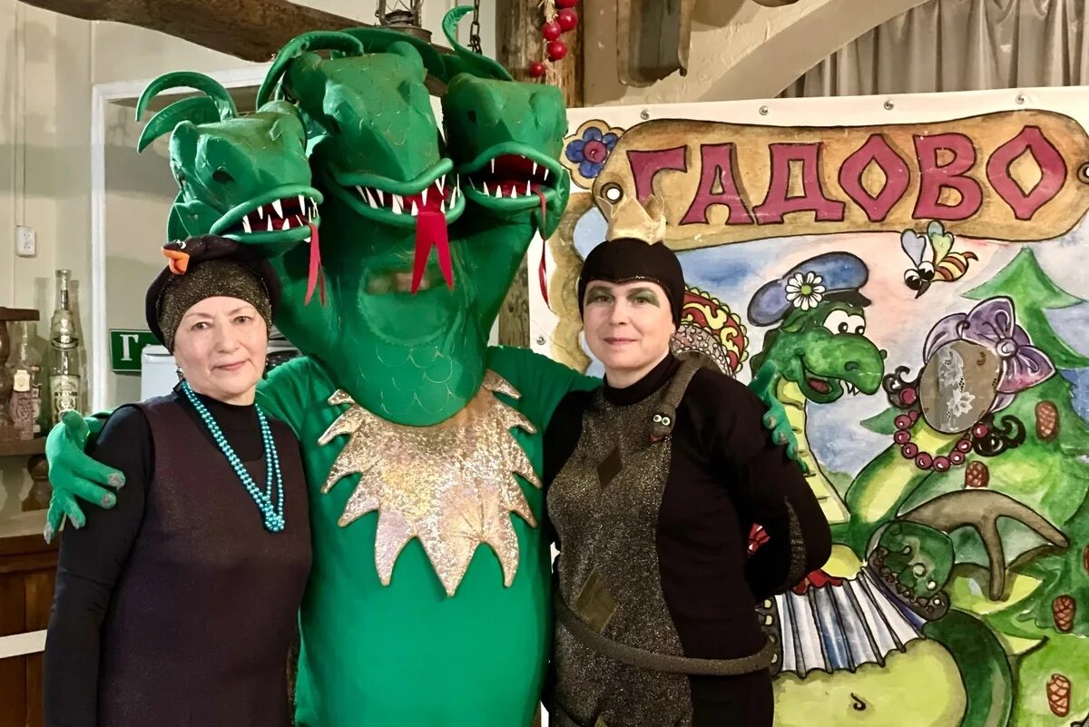 Шоу маска змей горыныч кто. Змей горыныч из трех богатырей. Шоу маска змей горыныч кто. В гостях у змея горыныча. Маска 2 сезон 2 выпуск змея.