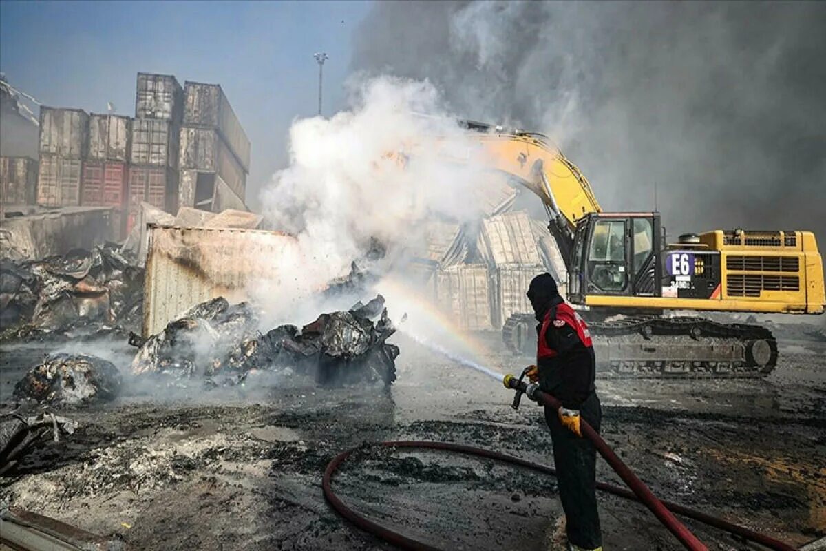Пожар в порту сегодня. Пожар. потушенный пожар. пожар в турции. пожар на южной.