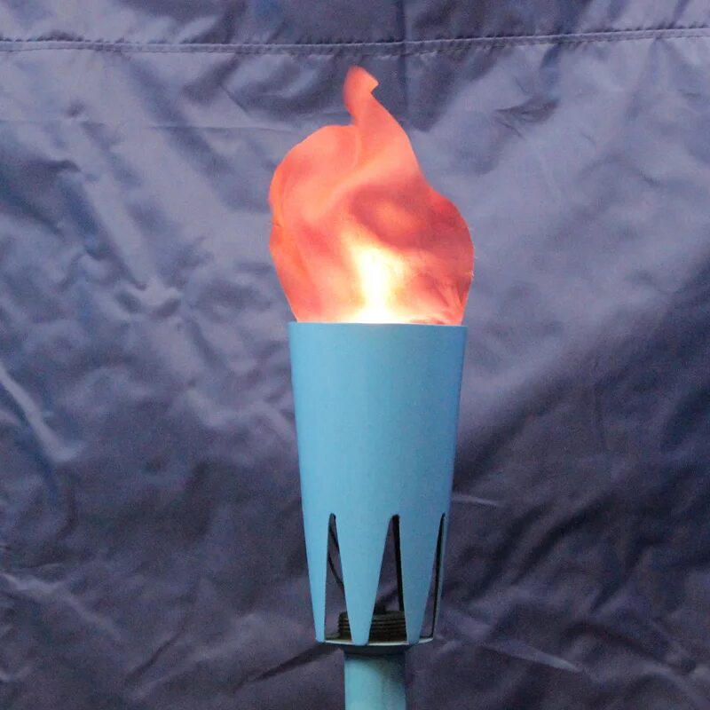 Как включить свет факела в руке в майнкрафте. Шейдеры для майнкрафт свечение факела в руке. Факел из картона. Факел светится фабрик. Мод на свет от факела.