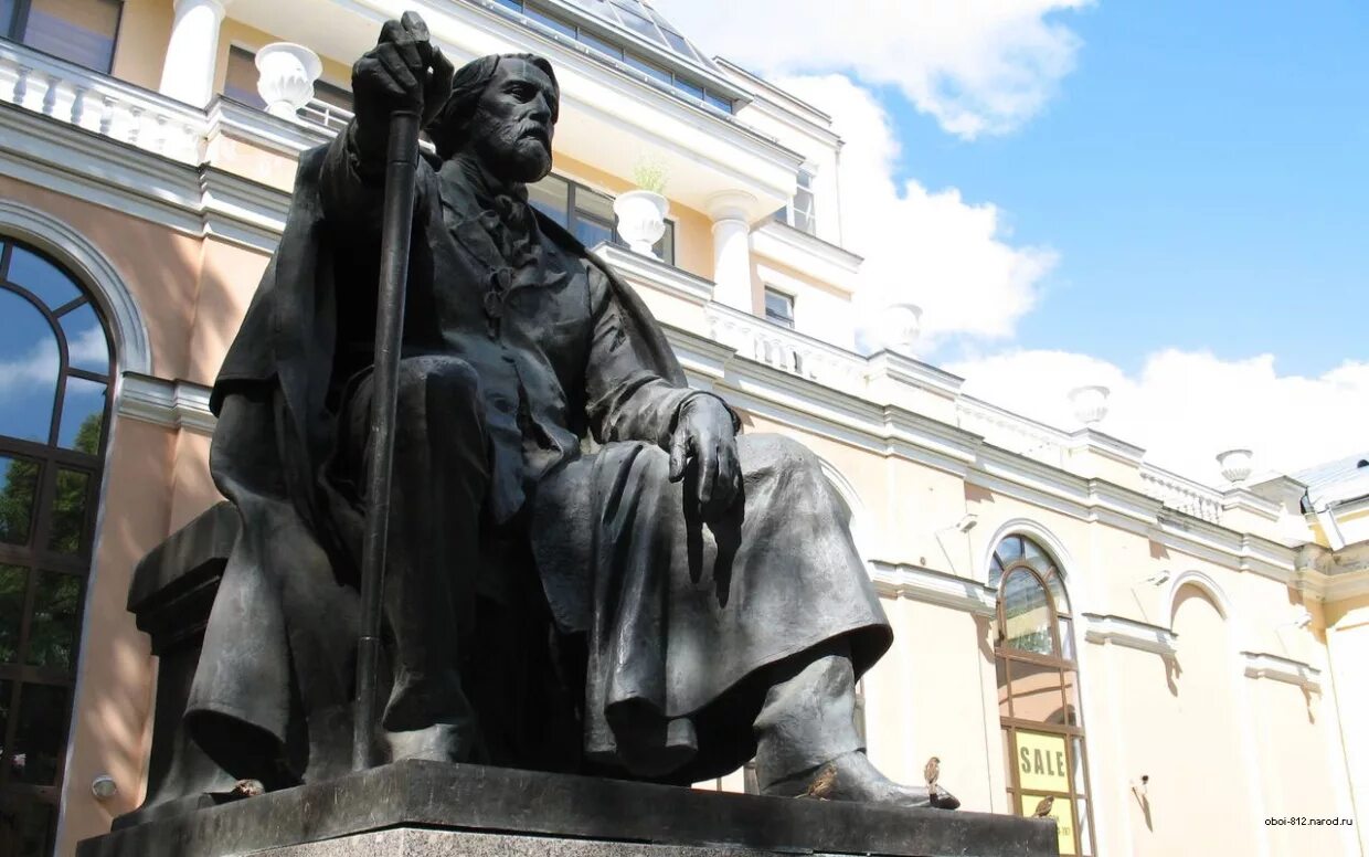 Памятник Тургеневу в Санкт-Петербурге. Памятник Тургеневу в СПБ. Памятник Тургеневу в Санкт-Петербурге Манежная площадь. Памятник Тургеневу на Манежной площади. Тургенева спб