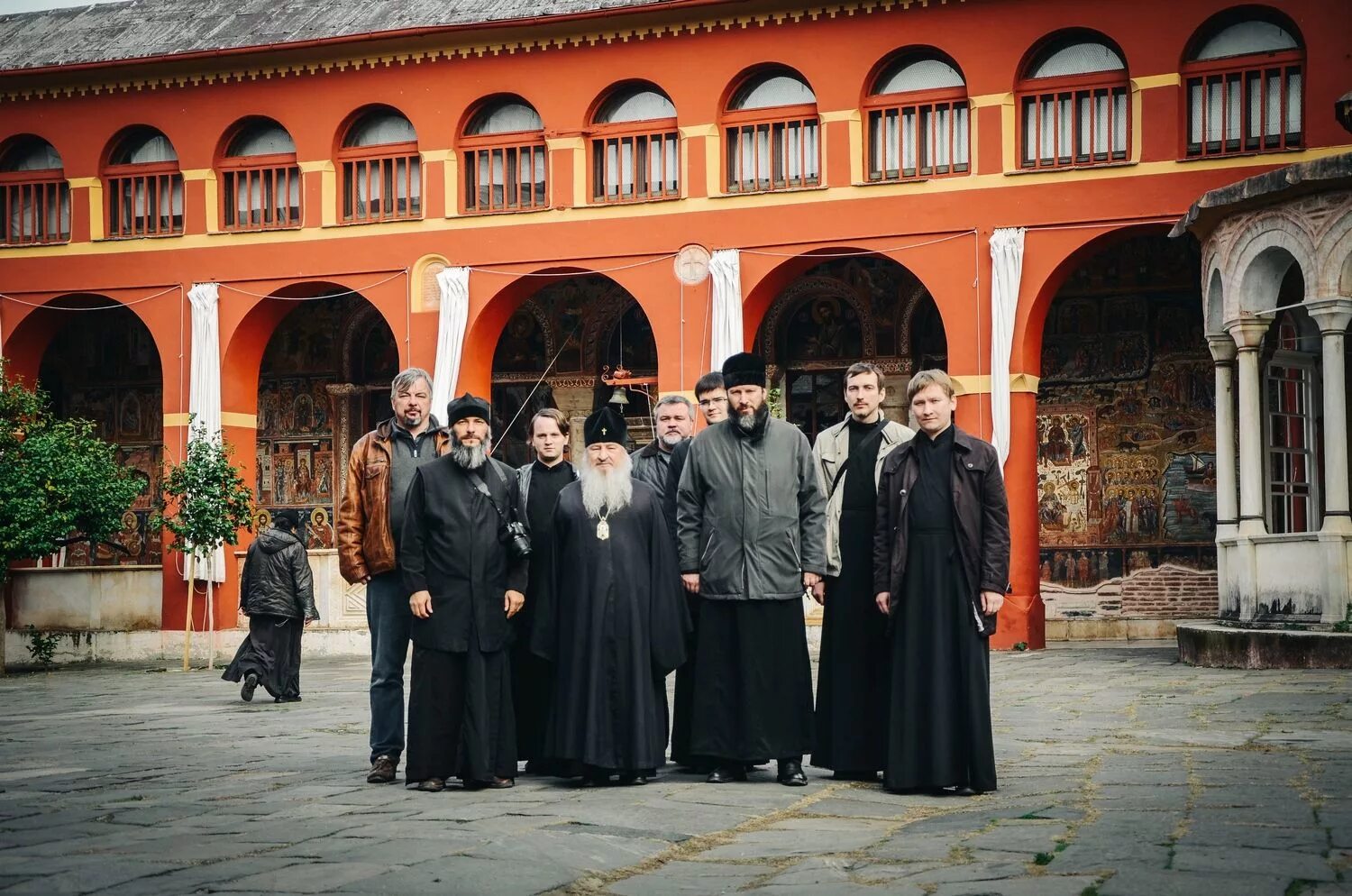 Афон паломник. Иерусалим гора афон. Паломничество на афон. Святая гора афон монастыри монахи. Афон паломничество обереги.