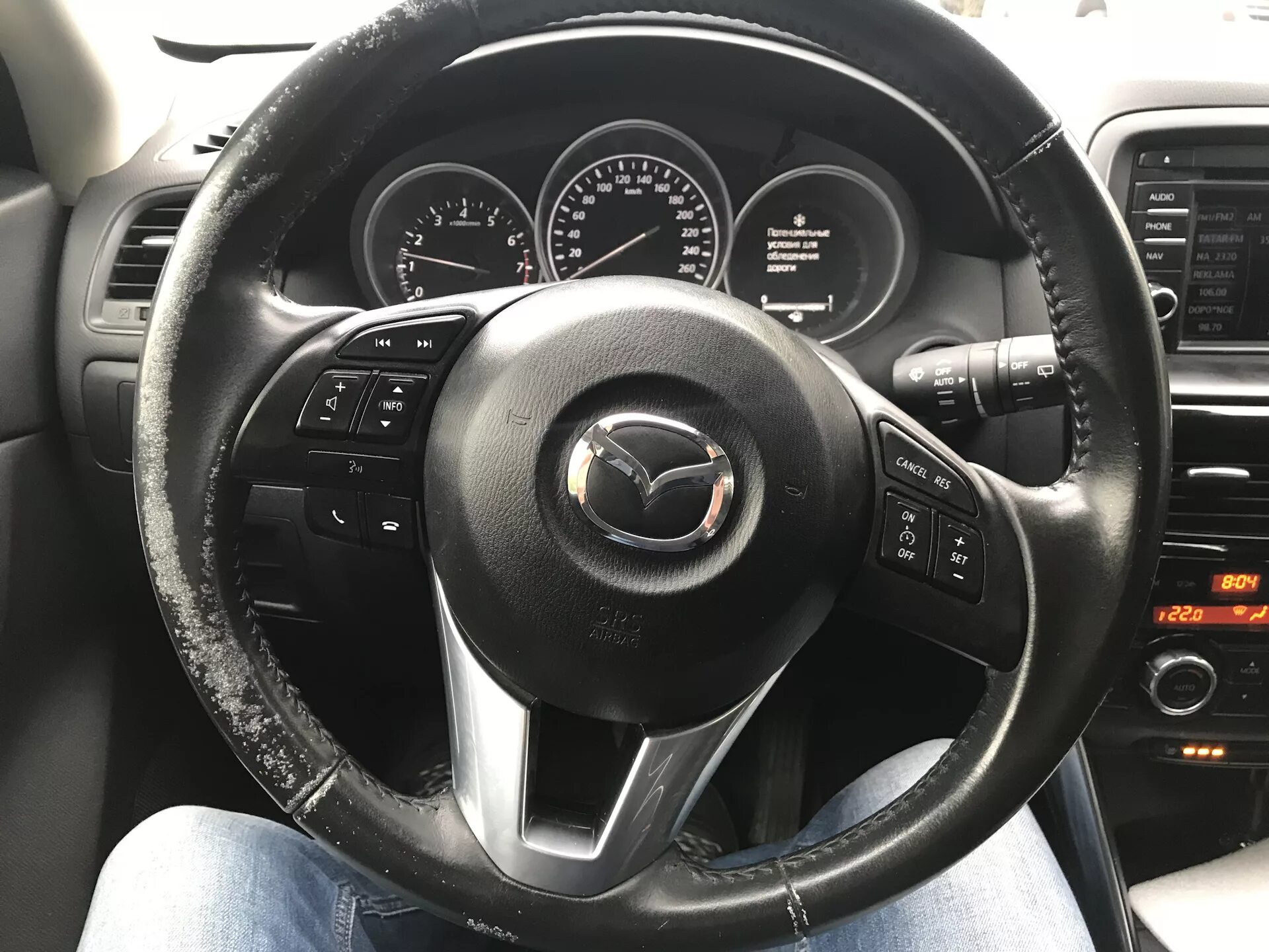 Сначала покрасил, потом обшил а потом ещё раз обшил руль на Мазда сх 7 - Mazda C