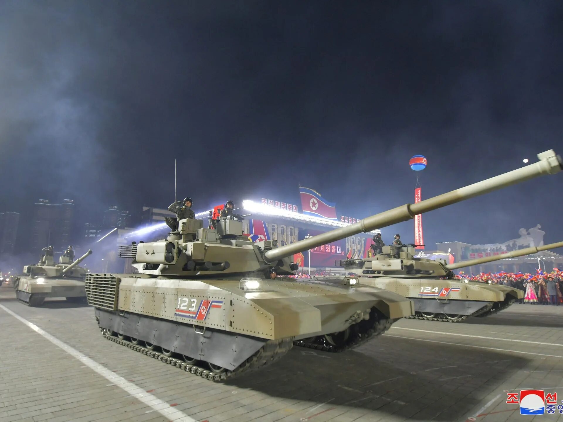 Новый танк северной кореи. Северокорейские танки Сонгун-915. Северокорейский танк м2020. Танк Сонгун 915 КНДР. M2020 танк.