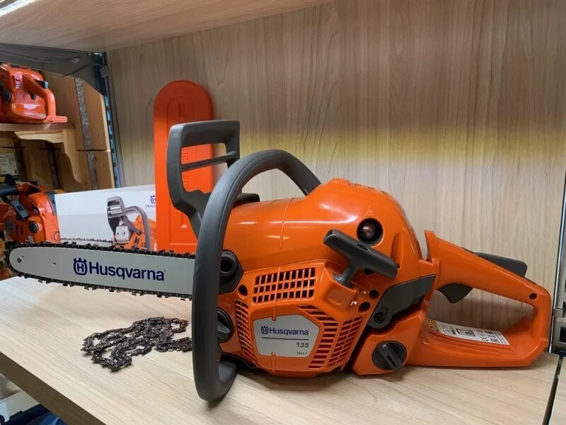 Пила хускварна 235. Бензопила husqvarna 445e ii. Husqvarna 135 x-torq. 68кг). Хускварна 50 пила.