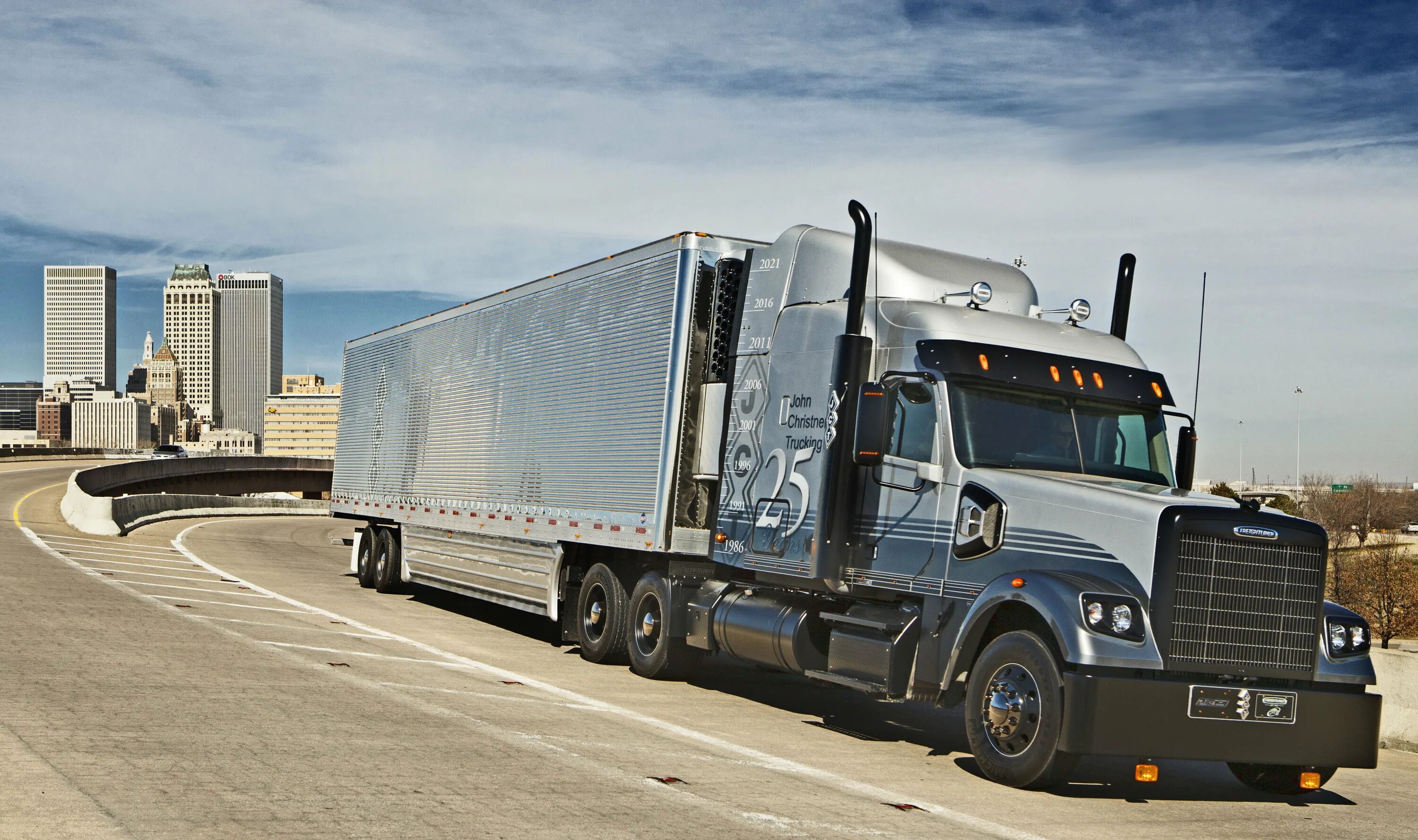 Ag trucking. Грузовик western star 5700. Трак freightliner cascadia. Беспилотный тягач. Фредлайнер каскадия 2019.